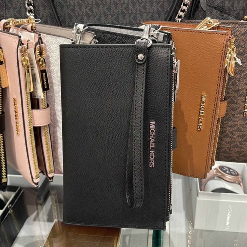 MICHAEL KORS LARGE DOUBLE ZIP WRISTLET WALLET PHONE CASE CLUTCH 
Black